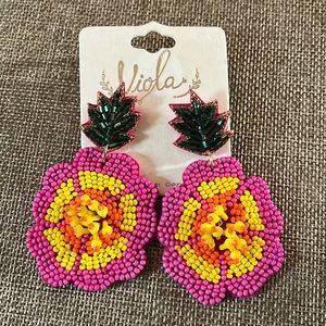 Seed Beaded, Felt Backed Tropical Flower 🌺 🌸 Pierced Earrings by Viola, NWT